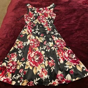 WHBM Satin Floral Dress with Pockets 🎉LAST CHANCE